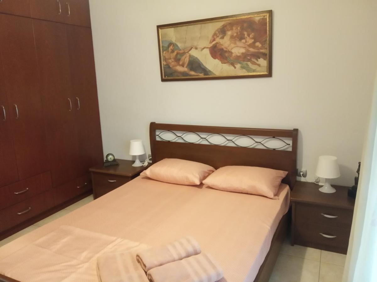 Isavrou Apartment Komotini Buitenkant foto
